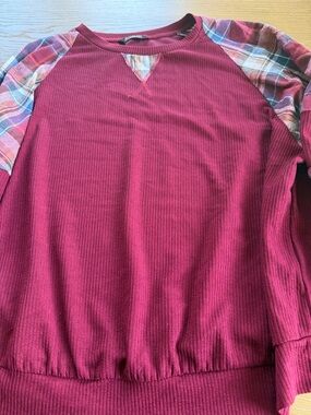 BloomChic Burgundy Ribbed-Neck Pullover